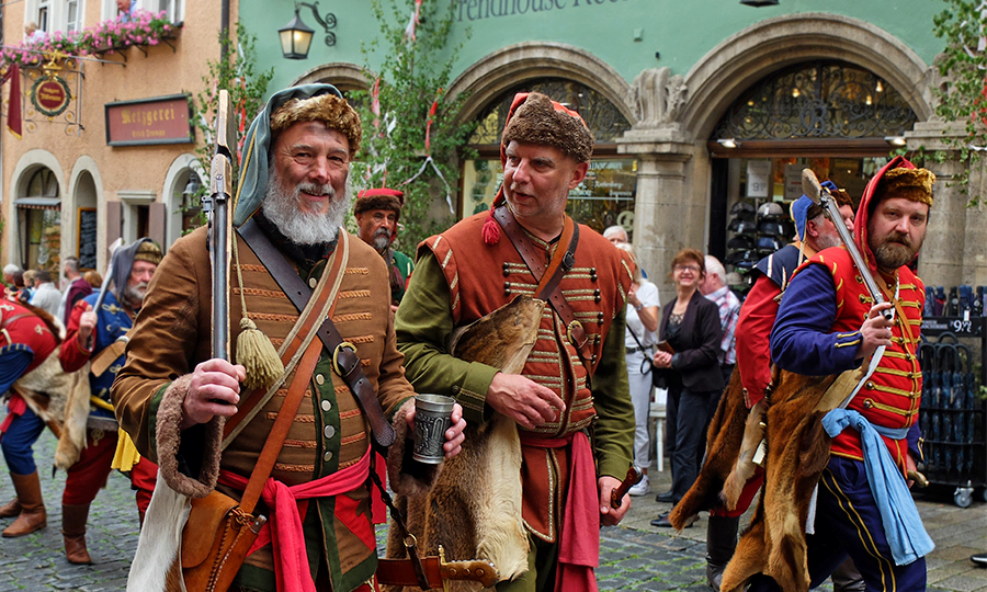Mittelalterliche Pfingstfestspiele in Rothenburg ob der Tauber